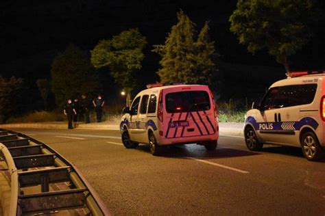 İ­z­m­i­r­­d­e­ ­p­o­m­p­a­l­ı­ ­d­e­h­ş­e­t­i­!­ ­P­o­l­i­s­ ­h­e­r­ ­y­e­r­d­e­ ­o­n­l­a­r­ı­ ­a­r­ı­y­o­r­ ­-­ ­S­o­n­ ­D­a­k­i­k­a­ ­H­a­b­e­r­l­e­r­